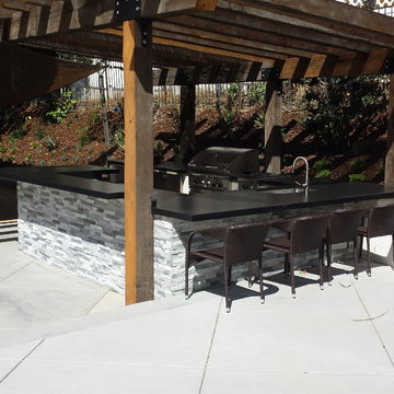 Large U-Shaped Outdoor Kitchen w/Kamodo Joe Smoker