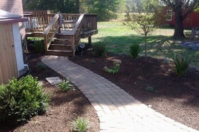 Design ideas for a traditional landscaping in Philadelphia.