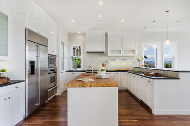 Beach style kitchen photo in San Francisco