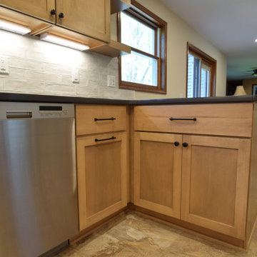 Spacious Kitchen with Peninsula Seating