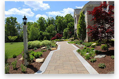 Design ideas for a large partial sun front yard landscaping in Providence.