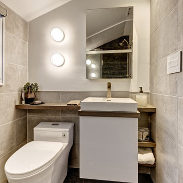 A Compact Modern Bathroom for a Teenager