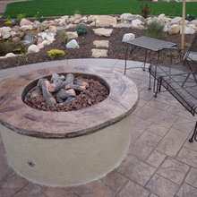 Outdoor fire pit