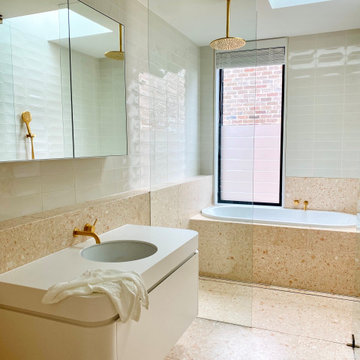 Sharon Campbell Architects: Bathroom