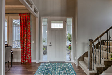 Transitional entryway photo in Omaha