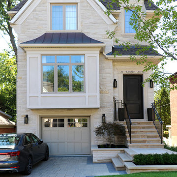Leaside Front Yard - Timeless Classic