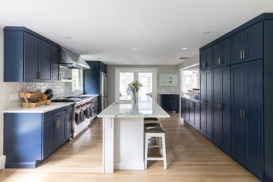 Example of a kitchen design in Boston