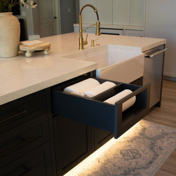 Travinsky - Custom Paper Towel Holder