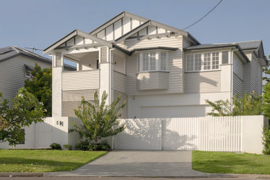 Design ideas for a contemporary exterior in Brisbane.