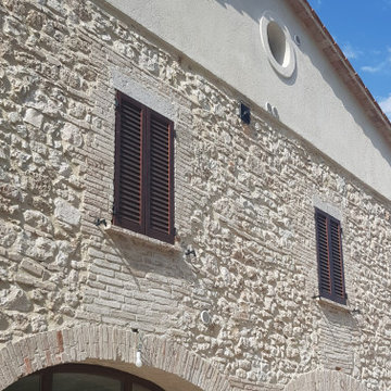 Recupero di edificio rurale a Pale, Foligno (PG)