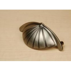 Traditional - Cabinet And Drawer Handle Pulls