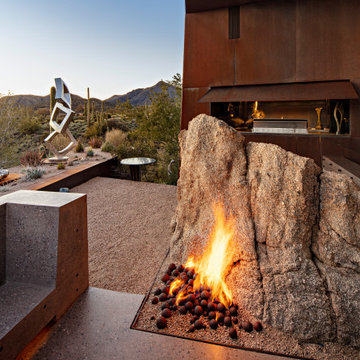 House of Doors / Desert Courtyard