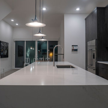 Quartz with Waterfall Panel