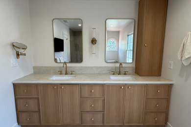 Transitional bathroom photo in Los Angeles