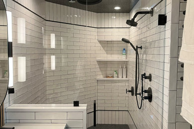 Example of a bathroom design in Chicago