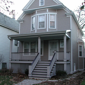 Farm House Style Home - Chicago, IL in Vinyl Siding