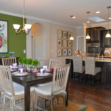 Dining to Kitchen