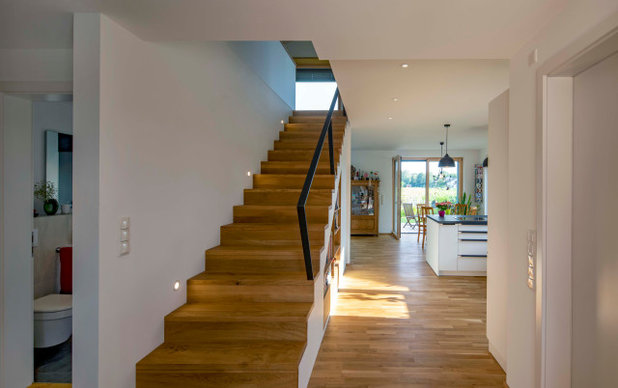 Modern Treppen by Lebensraum Holz GmbH