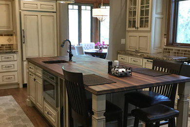 Kitchen - rustic kitchen idea in Denver
