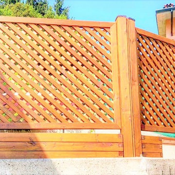 Grigliati e fioreire legno relaizzate su misura per balconi, terrazzi e giardini