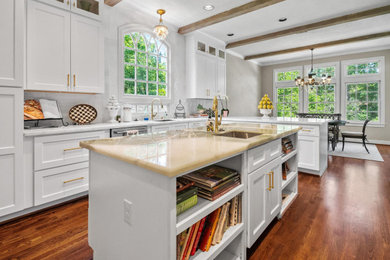 Inspiration for a mid-century modern home design remodel in Houston