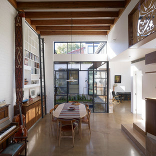 シドニーの北欧風 LDKの画像 (茶色い床)