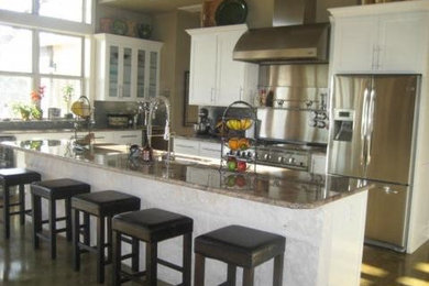 Elegant kitchen photo in Dallas