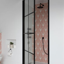 Dearbhla bathroom