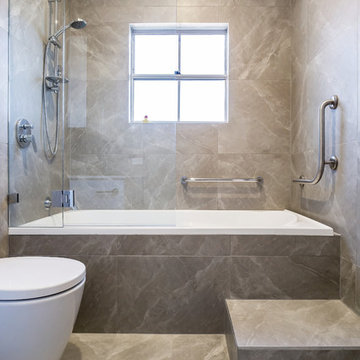Bathroom with Smartstone Nieve White vanity top