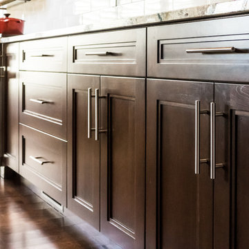 Transitional Kitchen & Bar