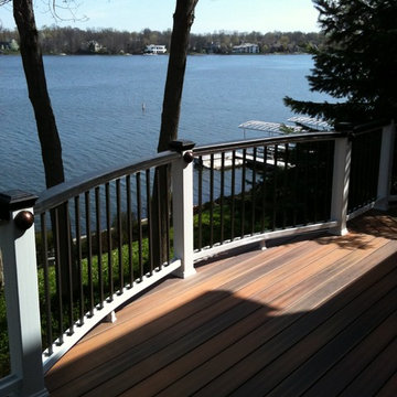 Lakehouse Deck