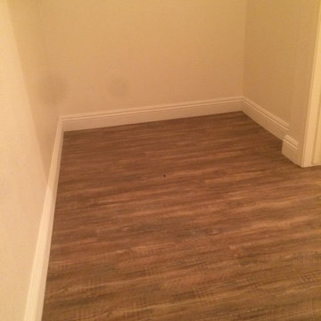 Rustic Reclaimed Oak 3mm luxury vinyl planks