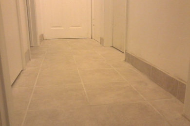 Elegant hallway photo in Los Angeles