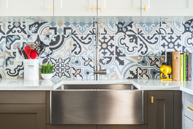 Minimalist kitchen photo in Vancouver