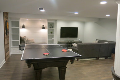 Inspiration for a country basement remodel in Chicago