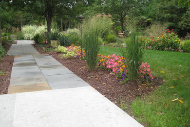 Design ideas for a mid-sized contemporary front yard landscaping in Other.