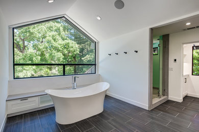 Design ideas for a modern bathroom in San Francisco.