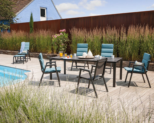 Farmhouse Deck Design Ideas, Remodels & Photos