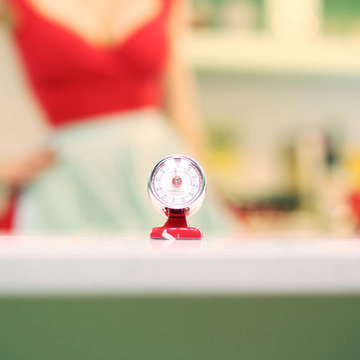 Retro Kitchen Remodel: Photoshoot With Model