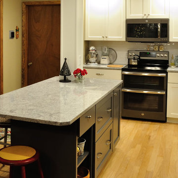 Florida White Traditional Kitchen