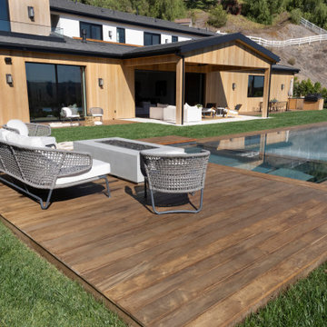 A Modern Country home in Hidden Hills thanks to the woodwork