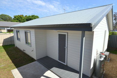 This is an example of a modern home design in Central Coast.