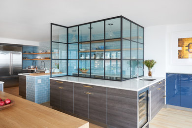 Example of a minimalist kitchen design in Boston
