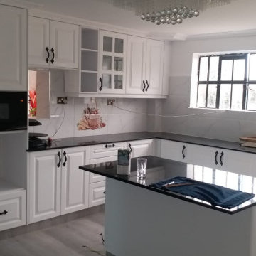 Pure white Spray paint kitchen