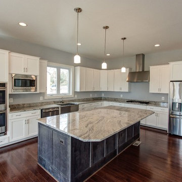 Kitchen with large island