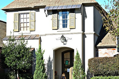 Traditional exterior home idea in New Orleans