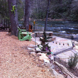 Stilmix Garten mit Feuerstelle und Natursteinplatten