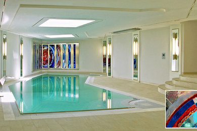 Geräumiger Moderner Pool in individueller Form in Frankfurt am Main