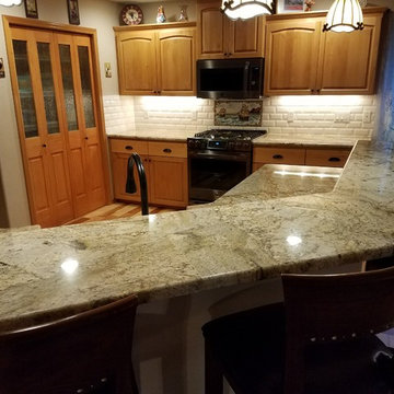 Kitchen with eating bar