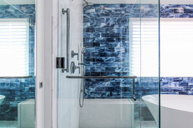 Inspiration for a modern bathroom remodel in Los Angeles